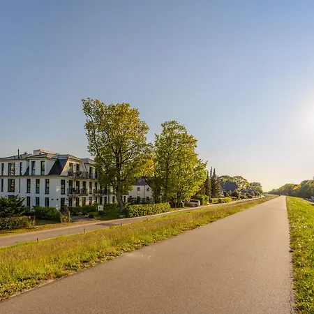 Strandhaus 12 *