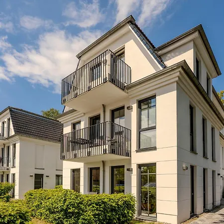 Strandhaus 12 *